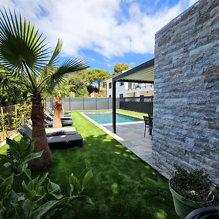 Etoile Du Berger Aygulf: Seaside With Private Gardens And Heated Pool * Saint Aygulf