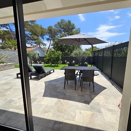 Etoile Du Berger 3 Et 4 Jardin Individuel Et Piscine Chauffee En Saison - La Et Les Plages 450 M * Saint Aygulf