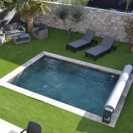 Apartment Etoile Du Berger Aygulf: Seaside With Private Gardens And Heated Pool