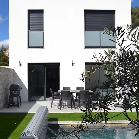 Etoile Du Berger Aygulf: Seaside With Private Gardens And Heated Pool Saint Aygulf