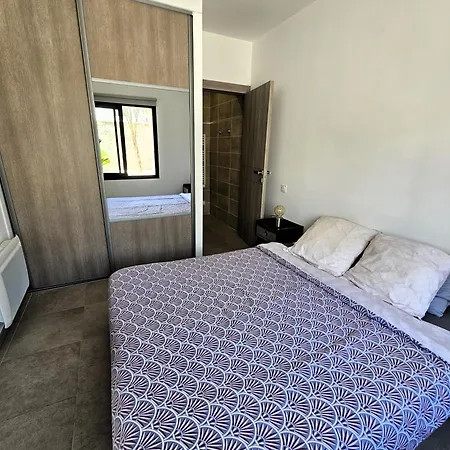 Etoile Du Berger Aygulf: Seaside With Private Gardens And Heated Pool Apartment *