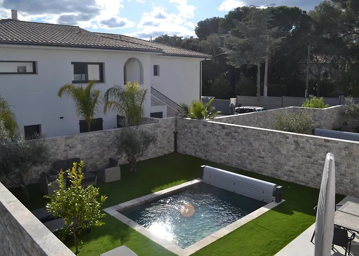 Etoile Du Berger 3 Et 4 Jardin Individuel Et Piscine Chauffee En Saison - La Et Les Plages 450 M Saint Aygulf